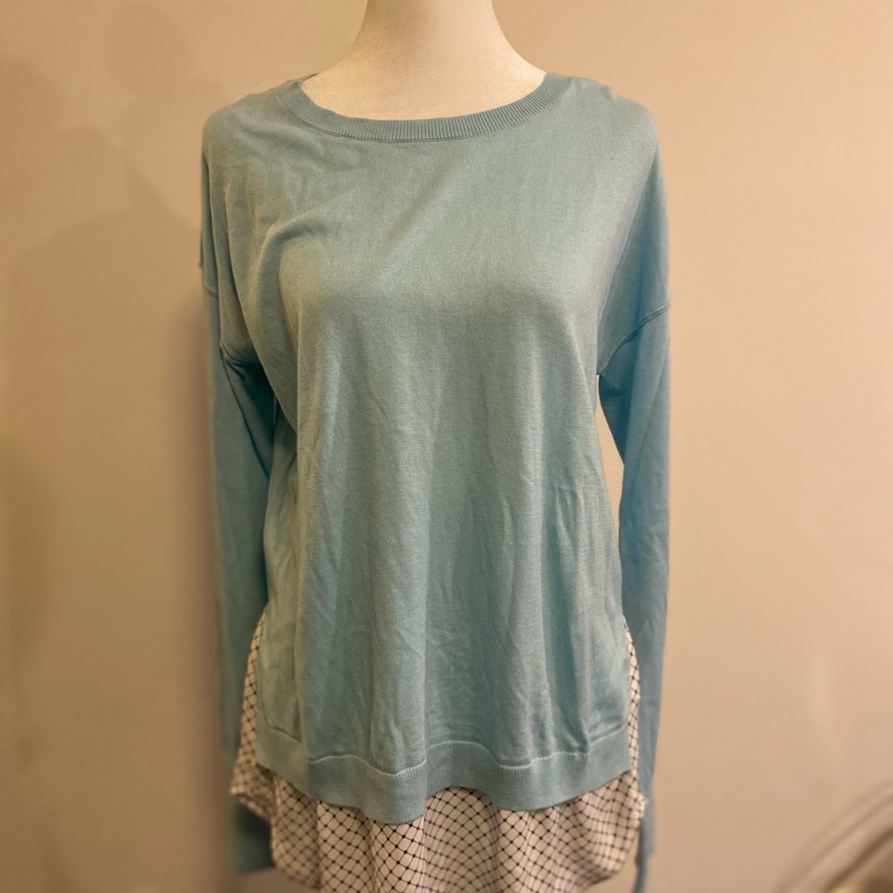 Halogen blue sweater with shirt trim white in black print size Large